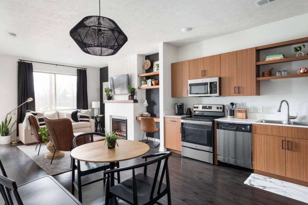 Curated, New Build Condo On Tart Trail, With Bikes Traverse Stadt Exterior foto